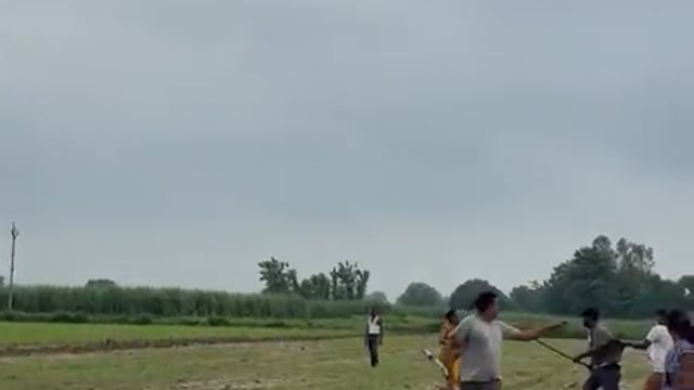 ब्रेकिंग बस्ती........

कप्तानगंज थाना क्षेत्र के भीटा गांव में दबंगों का बरपा कहर।