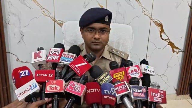 मुजफ्फरनगर l  थानाक्षेत्र नई मंडी स्थित वैदिक पुत्री कन्या इण्टर कॉलेज के प्रबंधक अरविंद कुमार द्वारा ल़डकी के साथ छेड़छाड़ के सम्बंध में क्षेत्राधिकारी नई मंडी श्री सुनील कुमार की बाईट-