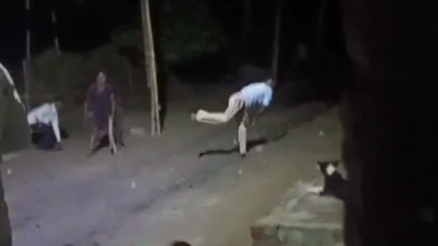 थाना जमुनापार क्षेत्र के पानीघाट खादर इलाके में जलभराव को लेकर दो पक्षों में हुआ खूनी संघर्ष