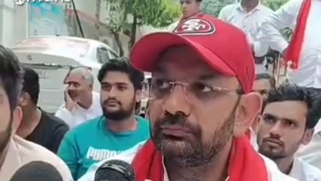 मुजफ्फरनगर में कचहरी परिसर में छात्र आंदोलन को मिला विधायक पंकज मलिक का समर्थन आज दिन में पहुंचे थे छात्रों के बीच, अब शिक्षा मंत्री धर्मेंद्र प्रधान के इस्तीफे के बाद धरना खत्म हुआ