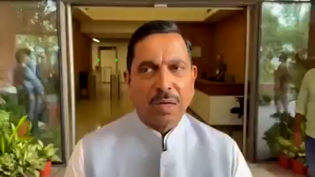 दिल्ली -

नए शिक्षा मंत्री प्रहलाद जोशी का पहला बयान