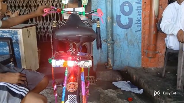 🚨 बुढ़ाना का 10 वर्षीय 'छोटा इंजीनियर' बना चर्चा का विषय, कबाड़ से साइकिल को दिया मॉडर्न लुक 🚴