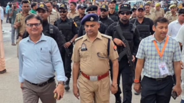 MANT-मुड़िया मेले से पहले क्यों अलर्ट हुआ पूरा प्रशासन? परिक्रमा मार्ग पर बड़े अधिकारियों का, पैदल निरीक्षण,,