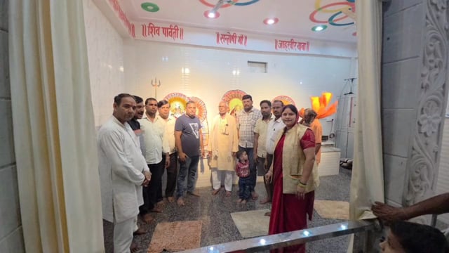 संत रविदास की 650वीं जयंती एवं गुरु पूर्णिमा पर शिवलेश्वर महादेव मंदिर में भाजपा नेताओं ने किया दीपदान, पुजारी का अंगवस्