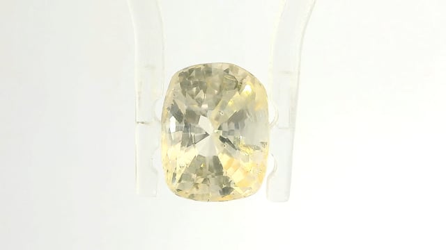 Srilankan Pukhraj  3.69 Carat — video