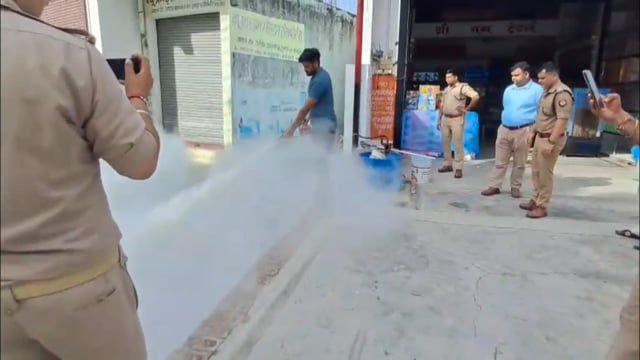 आतिशबाजी की दुकानों का संयुक्त निरीक्षण, सुरक्षा मानकों के पालन के दिए सख्त निर्देश