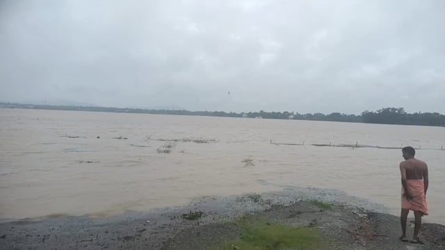  ସାରା ଓଡିଶା ରେ ବର୍ଷା ବିତ୍ପାତ।ଉପକୂଳ ଅଞ୍ଚଳରେ ବନ୍ୟା ପରିସ୍ଥିତି। ଜୀବନଯାତ୍ରା ବ୍ୟାହତ ହୋଇଛି। ରାଜ ରାସ୍ତା ରେ ଅଣ୍ଟାଏ ଲେଖେ ପାଣି।