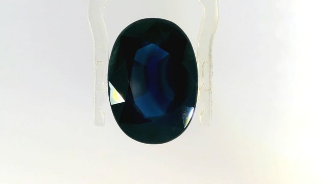 Thailand Royal Blue Sapphire 14.32 Carat — video