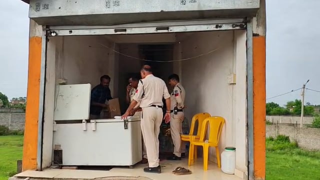*रीवा में भी मैहर अवैध शराब मॉडल की तरह हाइवे के किनारे संचालित हो.    Madhya Pradesh