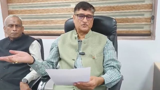 *बांके बिहारी मंदिर हाई पावर्ड कमेटी की 18वीं बैठक, कॉरिडोर और जन्माष्टमी व्यवस्था पर मंथन, दो माह में 3.90 करोड़ का चढ़