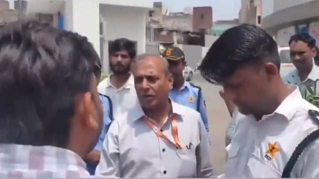 आगरा केपी हॉस्पिटल में गुंडागर्दी का खेल बाउंसर तैनात पत्रकार से अभद्रता हरी पर्वत पुलिस एफआईआर दर्ज करने को तैयार