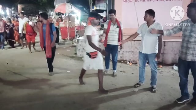 श्रावण मास की पहली सोमवारी को लेकर मुखिया के नेतृत्व में उत्साही युवाओं ने खूब की डाक बंमों की सेवा