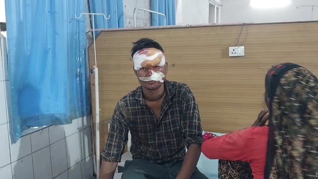 भबानीगंज आवारा सांड के हमले में युवक घायल, अस्पताल में भर्ती