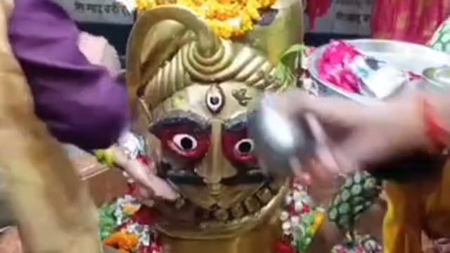 MANT-मथुरा सावन के पहले सोमवार पऱ मंदिरों में श्रद्धालुओं का सेलाव, सुरक्षा के कड़े, इंतजाम,,