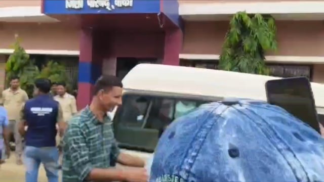 फाइल बढ़ाने की कीमत 1 लाख 26 हजार! बांका जिला परिषद कार्यालय में निगरानी का शिकंजा, जेई सहित दो गिरफ्तार