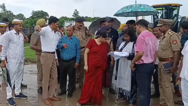 अंबेडकर नगर गोविंद साहब में मुख्यमंत्री के संभावित दौरे को लेकर प्रशासनिक अधिकारियों ने लिया जायजा।