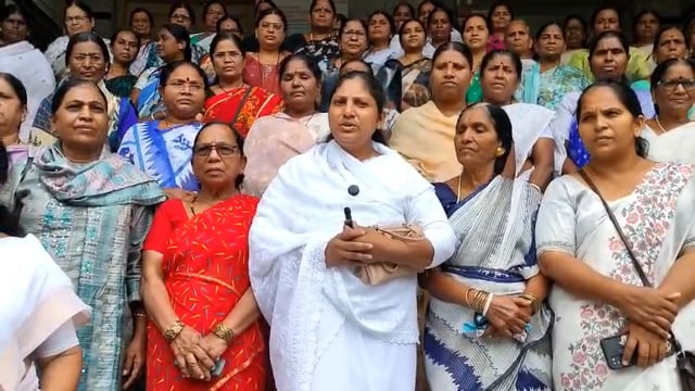 डॉ.बाबासाहेब आंबेडकर उद्यानात सावित्रीबाई फुले यांचा पुतळा उभारावा महिलांची आयुक्तांकडे मागणी