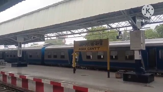 आगरा रेलवे की सूझबूझ से चलती ट्रेन में नवजात शिशु की किलकारी गुजी परिजनों ने रेलवे प्रशासन एवं मेडिकल विभाग को धन्यवाद द