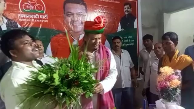 बांसडीह विधान सभा से सपा नेता नीरज सिंह गुड्डु ने अपने जन्म दिन पर सपा प्रमुख अखिलिश यादव को CM बनाने का लिया संकल्प