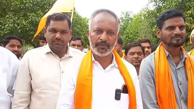 एका ठिकाणी ठाण मांडून बसलेल्या कर्मचाऱ्यांची बदली करावी,संभाजी सेनेची जिल्हाधिकाऱ्याकडे मागणी