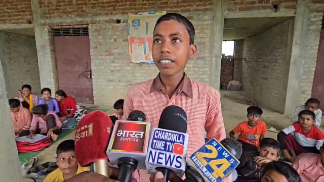 जर्जर स्कूल, निजी मकान में पढ़ाई! सिद्धार्थनगर में शिक्षा व्यवस्था पर उठे सवाल