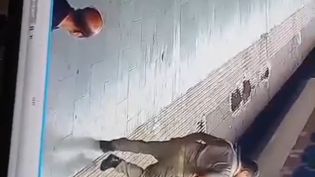 *जीआरपी के सिपाही शिवपूजन चौधरी की सतर्कता और साहस से टला बड़ा हादसा*

*रायबरेली:* जीआरपी थाना रायबरेली में तैनात
