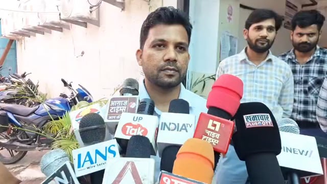 मिड-डे मील परोसते समय हादसा: गर्म दाल का भगोना गिरा, 6 छात्र झुलसे