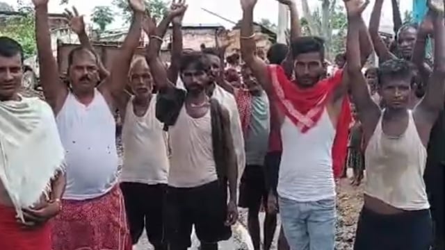 वार्ड नं 11 में विकास का नया मॉडल, सड़क नहीं कीचड़ से हो रहा स्वागत।