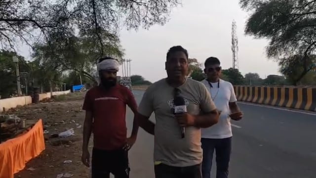 कान्हा की नगरी में भोले के कांवरियों की धूम
