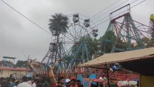 🕉️फिरोजपुर महादेव मंदिर में उमड़ा कांवड़ियों का जन सैलाब वह  मेले  में बच्चों ने खूब मस्ती की