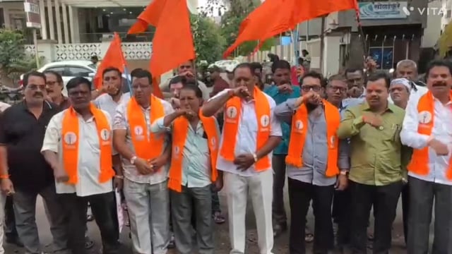 आज  शिवसेना उबाठा यांचे वतीने तहसीलदार कार्यालया समोर बोंब मारो आंदोलन केले व निषेध व्यक्त करुन निवेदन दिले.