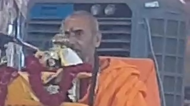 Shrimad Bhagwat Katha ka aayojan Katha Vyas Shri Rajendra Nand Saraswati Maharaj ji karykram Sthal Lakshman Ishwar Mandir Lakshman puri colony Barabanki.  part 1