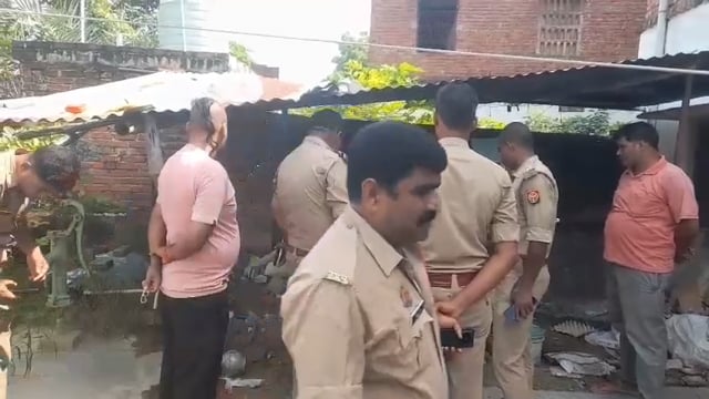 आलापुर के सरावा में बड़ी चोरी सोते परिवार के घर का ताला तोड़कर जेवर और कीमती सामान उड़ाए