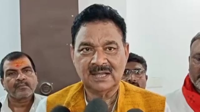 विनोद राय के शहादत दिवस के पूर्व संध्या पर बलिया में पूर्व मंत्री नारद राय ने दी श्रधांजलि