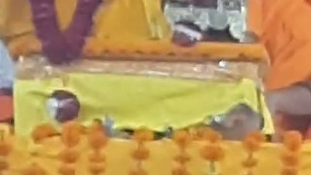 Shrimad Bhagwat Katha ka aayojan Katha ka aaj Aakhiri Din tha Katha mein Sudama Charitra chitran aur Parikshit Moksh Katha Vyas Shri rajendranand Saraswati Maharaj ji aayojak Shri Jagdish Prasad Yadav    Kavyansh Yadav AVm bhaktjan karykram sthal Shri Lakshman Ishwar Mandir Lakshman puri colony Barabanki.  part 4