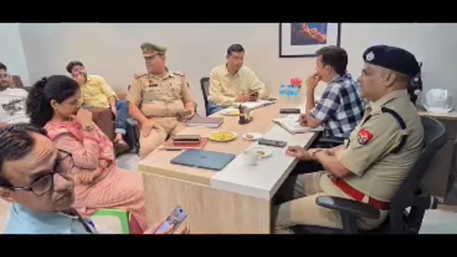 MANT- बरसाना राधा रानी मंदिर में व्यवस्थाओं को लेकर प्रशासनिक अधिकारियों ने की ,समन्वय गोष्ठी,,
​