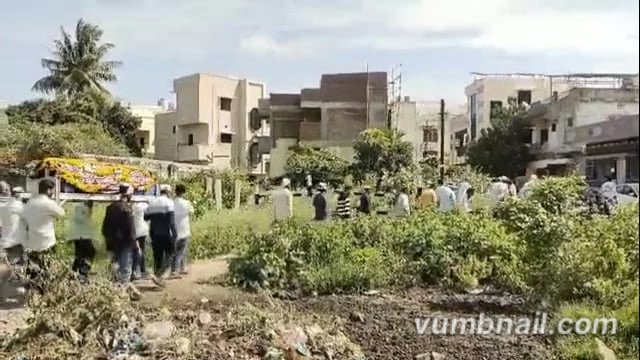 रेल्वे रूळ ओलांडूनच दवाखाना स्मशान;हनुमान नगर संतोषी माता नगरातील नागरिकांचे हाल