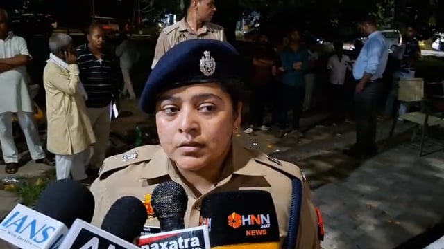 थाना कांट क्षेत्रान्तर्गत ग्राम जरावन में कांवड़ियों से भरी ट्रैक्टर-ट्रॉली पलटने की घटना व पुलिस द्वारा कृत कार्यवाही के सम्बन्ध में अपर पुलिस अधीक्षक (ग्रामीण)  की बाइट।