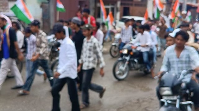 तिरंगा यात्रा खाता खेड़ी मुस्लिम बहुल क्षेत्र में निकल रही है भीम आर्मी गुलफाम के द्वारा तिरंगा यात्रा निकाली जा रही है।