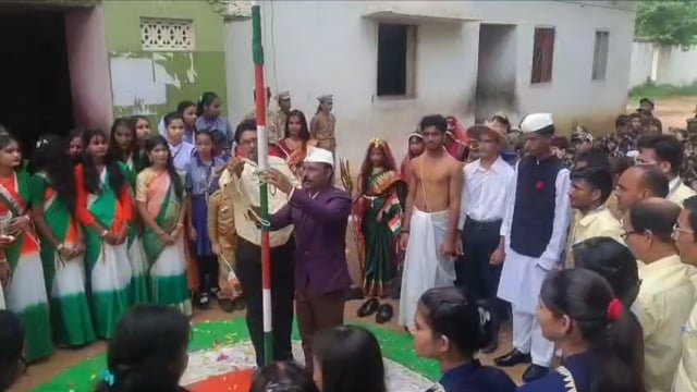 अमरपुर की सड़कों पर उतरा आजादी का इतिहास, गांधी से भगत सिंह तक दिखी शौर्य-गाथा