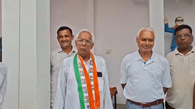 मेरठ बहसूमा आजादी के 80वें महोत्सव पर संत शिरोमणि गुरु रविदास मंदिर में ध्वजारोहण, नशा मुक्ति का दिया संदेश 