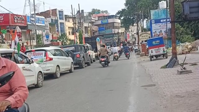 शाहजहांपुर में वित्त मंत्री सुरेश कुमार खन्ना की अगुवाई में 15 अगस्त 2026 को तिरंगा यात्रा निकाली गई