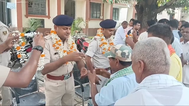 थानाध्यक्ष सुरेंद्र कुमार की विदाई, विनय कुमार चौरसिया का स्वागत