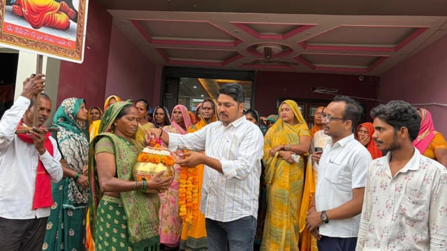 भाजपा नेता श्री महेश सोनी जी के नेतृत्व में नगर पंचायत अमेठी क्षेत्र में निकाली गई संतशिरोमणि श्री गुरु रविदास जी की।
