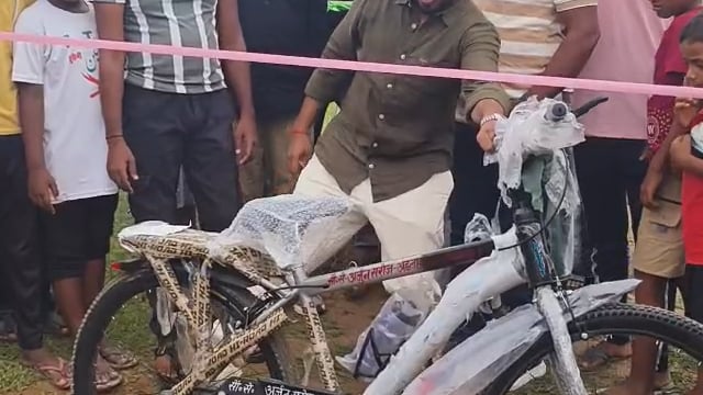 महेशगंज अहलादगंज में नाग पंचमी के अवसर पर लंबी-जंप प्रतियोगिता का आयोजन, विजेताओं को मिलें आकर्षक पुरस्कार#latest_news 