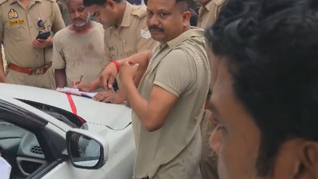 कार की टक्कर से ई-रिक्शा क्षतिग्रस्त, चालक घायल, दोनों वाहन क्षतिग्रस्त, भीरा रोड चीनी मिल के सामने हुआ हादसा