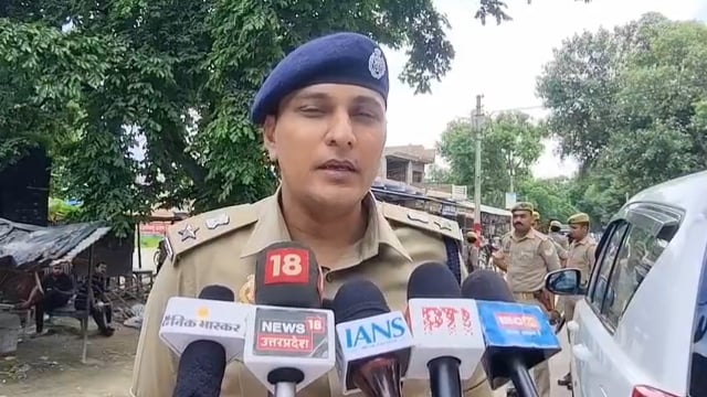 पारिवारिक विवाद में हुई वारदात, पूर्व सैनिक आरोपी पुलिस हिरासत में—एसपी प्रतापगढ़ दीपक भूकर #latest_news 