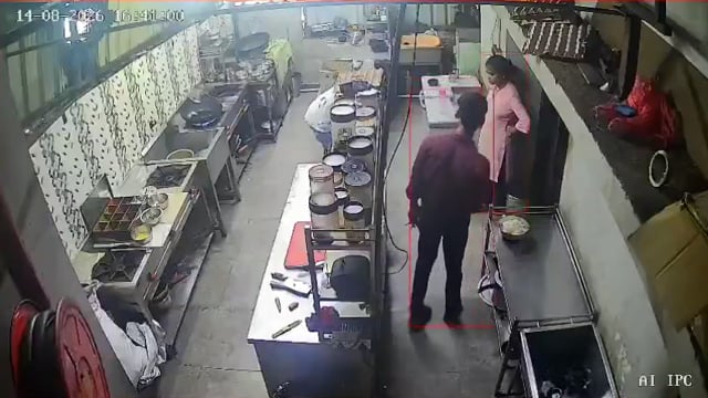 *जबलपुर - रेस्टोरेंट में युवती की हत्या, CCTV में कैद हुआ खौफनाक मंजर। Madhya Pradesh