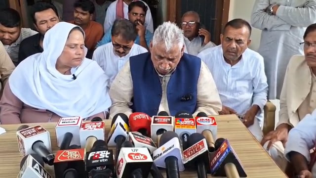 पिपरा रामलाल में मस्जिद-मदरसा ध्वस्तीकरण पर सपा का हमला, माता प्रसाद पांडेय बोले- कार्रवाई असंवैधानिक और गैरकानूनी