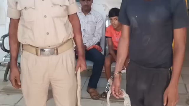 चोरी की बाइक के साथ युवक गिरफ्तार, 4 घंटे में पुलिस ने सुलझाया मामला।